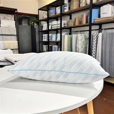 Federa rinfrescante: tessuto traspirante 410 GSM con cerniera laterale